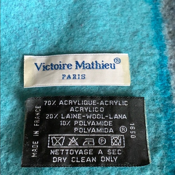 Victorie Mathieu Paris scarf - Picture 3 of 5